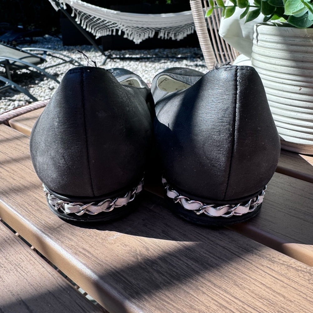 CHANEL LEATHER BALLET FLATS - Picture 4 of 7